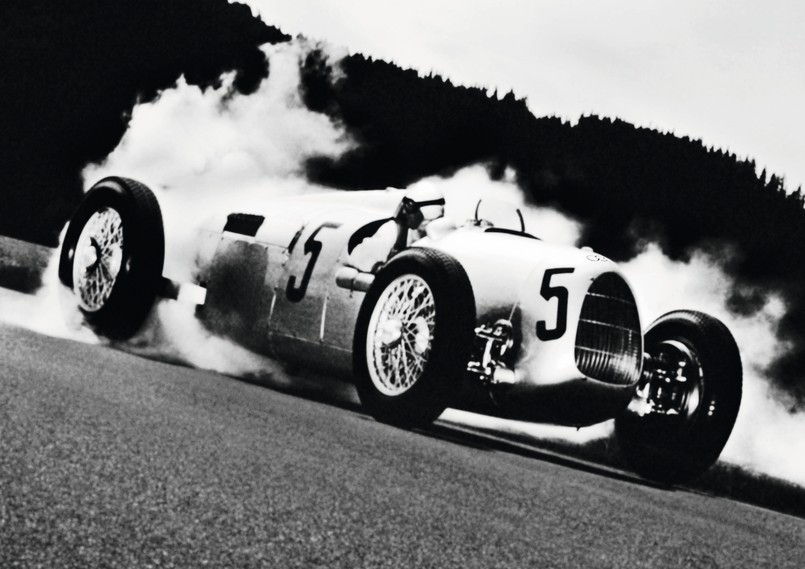 Bernd Rosemeyer w czasie Grand Prix w Donington, 1937 r.