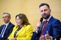 Wszyscy kandydaci do Sejmu powinni podpisać to OŚWIADCZENIE? "Albo milion na WOŚP lub Caritas"