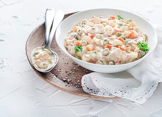 Ruska salata s manje kalorija