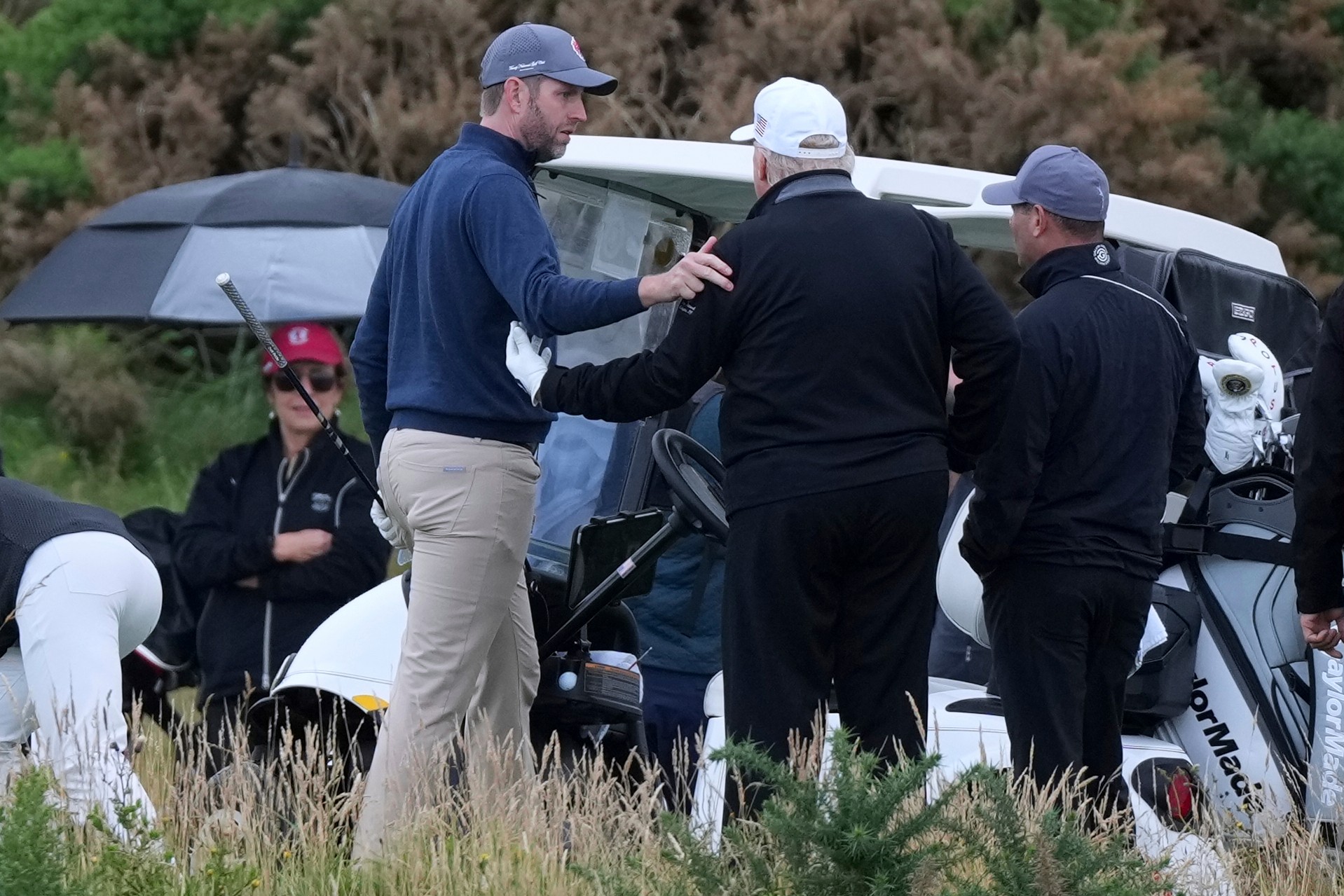 Donald Trump hral golf vo svojom rezorte v Turnberry v Škótsku. 
