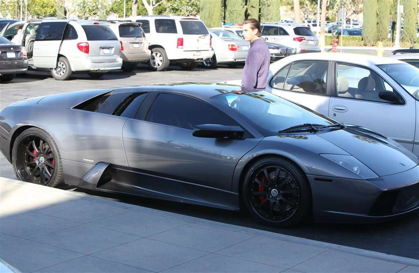 Scott Disick jeźdźi Lamborghini