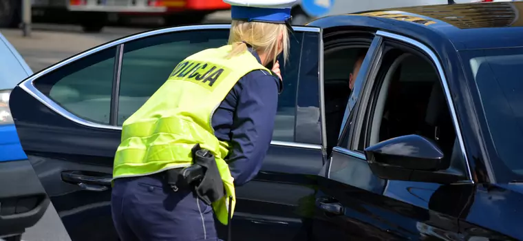 Poszukiwany oszust wpadł, bo... umówił się na randkę z policjantką