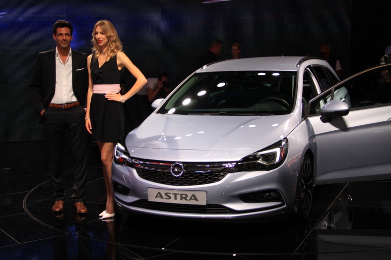 Opel Astra (Frankfurt 2015)