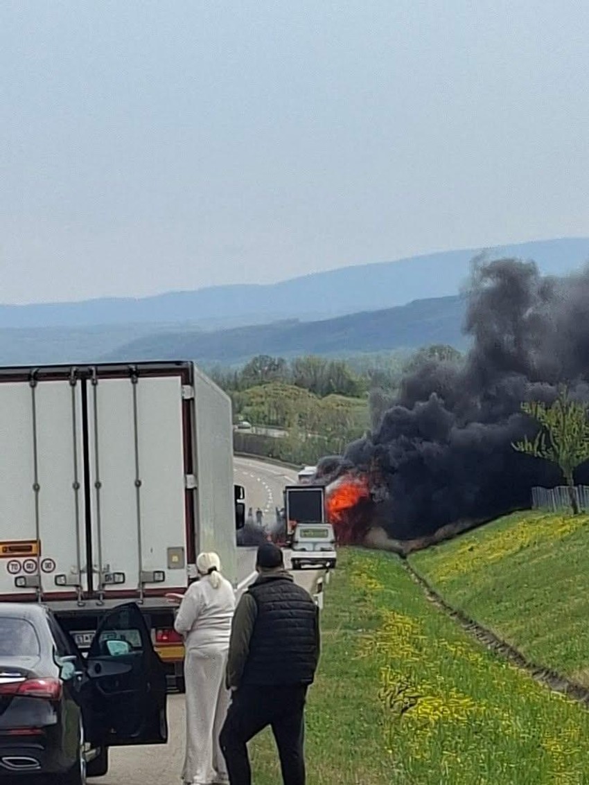 Gori kamion kod Aleksinca