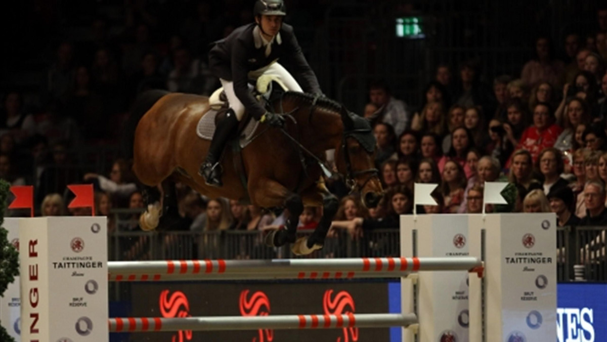 Na tydzień przed Świętami Bożego Narodzenia jeździecki świat spotyka się na pięciodniowych zawodach Olympia Horse Show. Główny wydarzeniem tej rywalizacji jest niedzielny Puchar Świata Longines Ligi Europy Zachodniej, w którym wystartuje pięciu z dziesięciu najlepszych zawodników w skokach przez przeszkody.