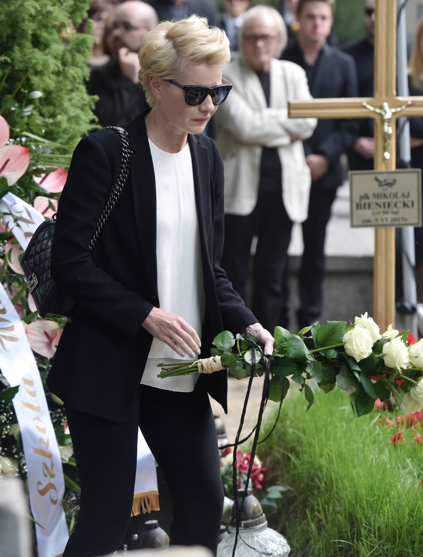 Małgorzata Kożuchowska na pogrzebie Marcina Wrony