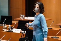 Baerbock nie została kanclerzem, ale jako szefowa MSZ chce ożywić Trójkąt Weimarski