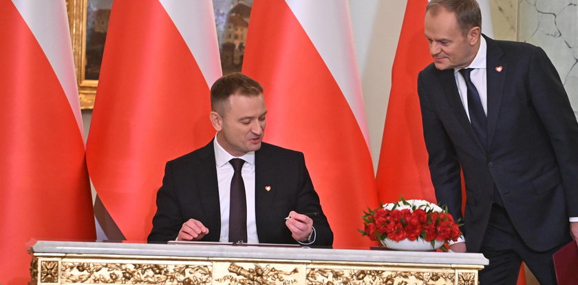 Zabawna wpadka ministra Nitrasa podczas zaprzysiężenia. Na pomoc ruszył Donald Tusk