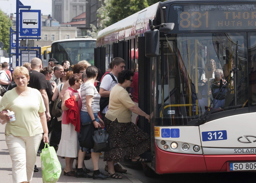 Katowice. Od 1 sieprnia 2016 roku znikają papierowe bilety KZK GOP 