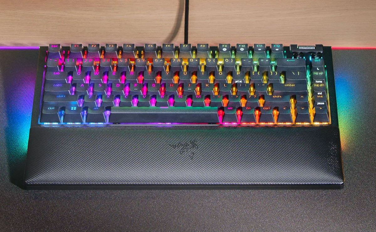 Razer BlackWidow v4 75 proc.