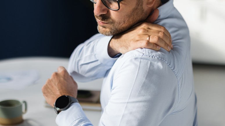 S rakovinou čriev súvisí aj nezvyčajná bolesť v ramene. (ilustračné foto)