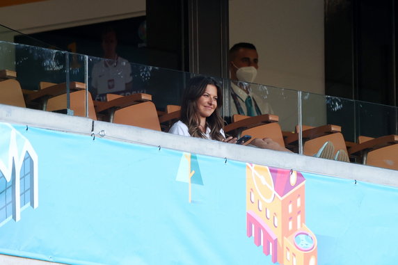 Anna Lewandowska na stadionie w Sewilli