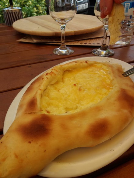 Chaczapuri to jedna z kwintesencji gruzińskiej kuchni!