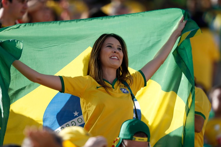 Piękne panie kochają piłkę nożna. Na mundialu ich nie brakuje