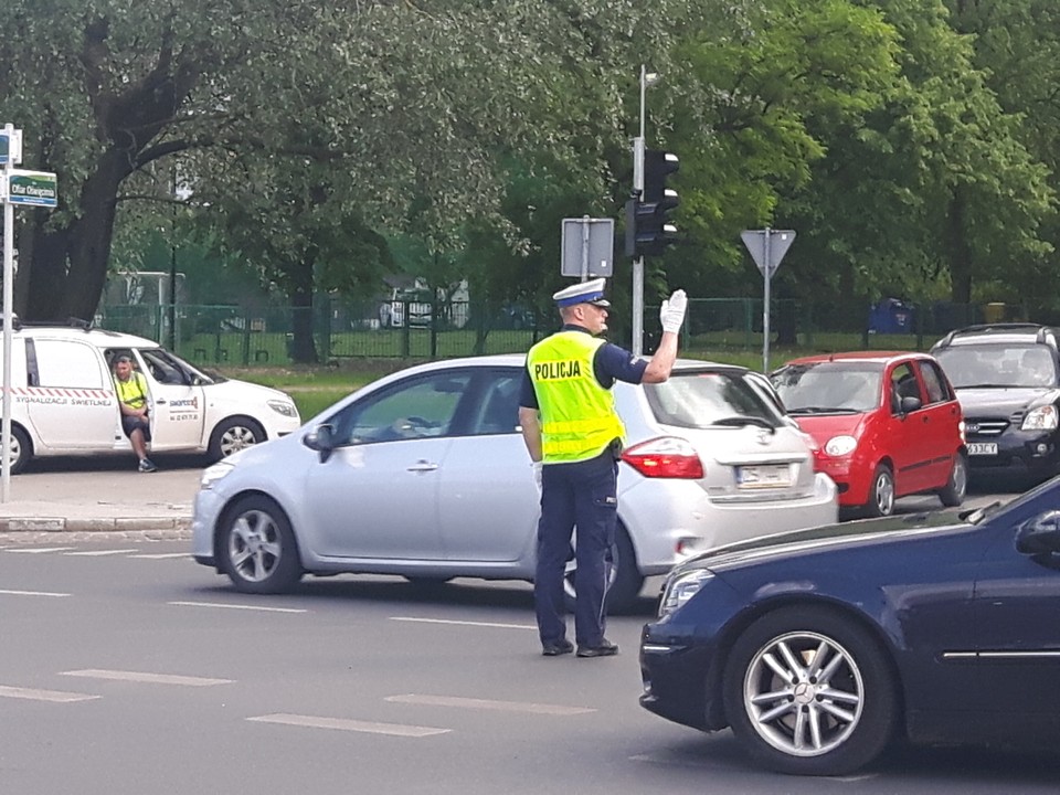 Policjanci na ul. Ofiar Oświęcimia