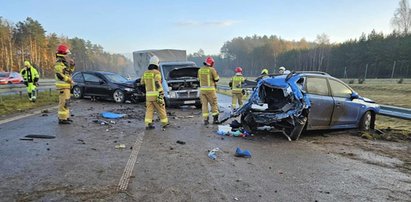 Poranny koszmar na S6. Auta wbijały się w jedno za drugim. Wśród poszkodowanych dziecko