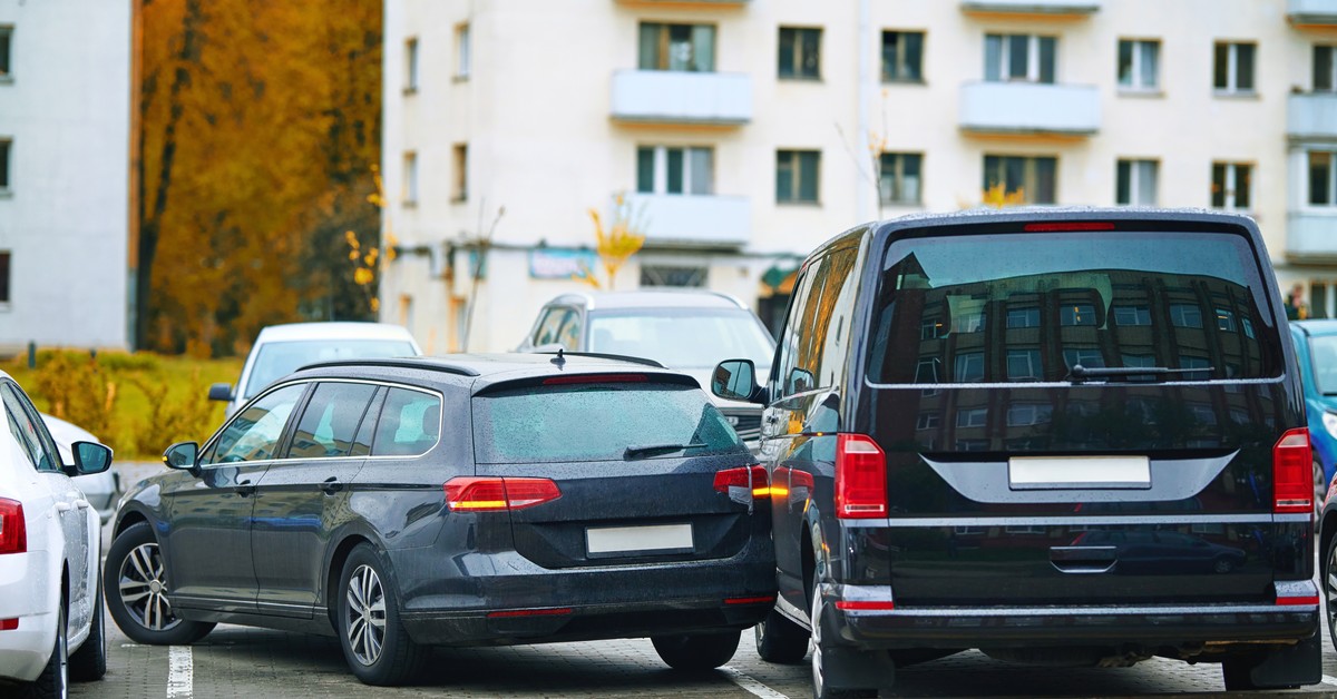 Koniec darmowego parkowania w weekendy. Sejm uchwalił przepisy. Trzeba będzie płacić przez 7 dni w tygodniu