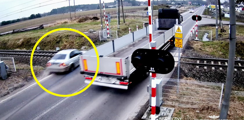 Nigdy nie rób tego na przejeździe. Fatalny błąd kierowcy bmw. Jest film