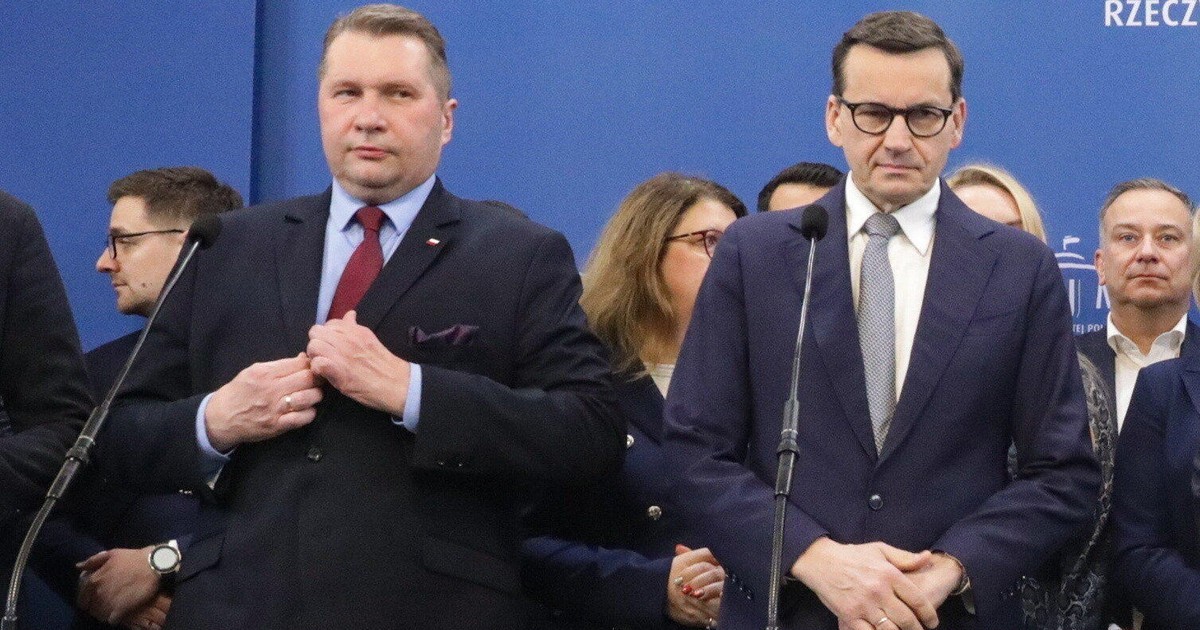 Koniec tarć w PiS? Morawiecki i Czarnek ramię w ramię. To ich zjednoczyło