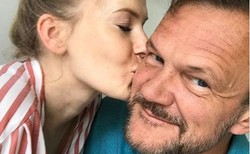 Cezary Pazura pokazuje zdjęcie nagiej żony: Kobieta mojego życia