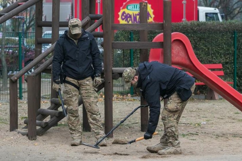 Konin: z wykrywaczami metalu na miejscu śmierci Adama. Zabił go policjant