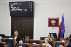 Podwyżki dla polityków w rękach Sejmu. Senat odrzucił zmiany w prawie