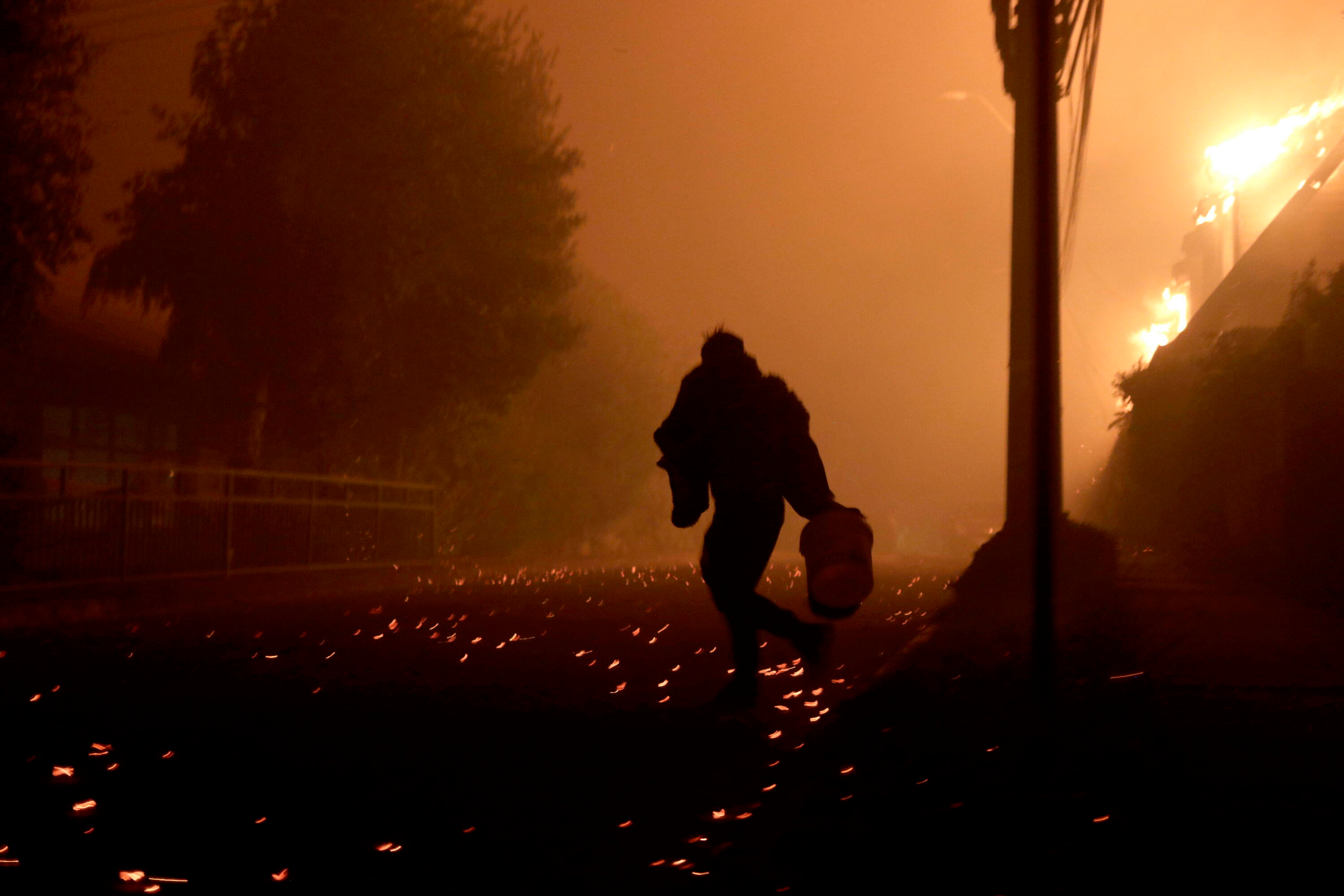 Pożary w Chile: 16 zabitych, ponad 50 tysięcy ewakuowanych