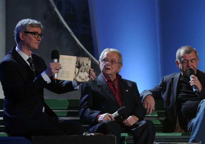 Festiwal Twórczości Niezapomnianych Artystów Polskich 'Pejzaż bez ciebie' w 2011 roku:  Artur Orzech oraz byli członkowie zespołu Blackout i Breakout – Józef Hajdasz i Piotr Nowak