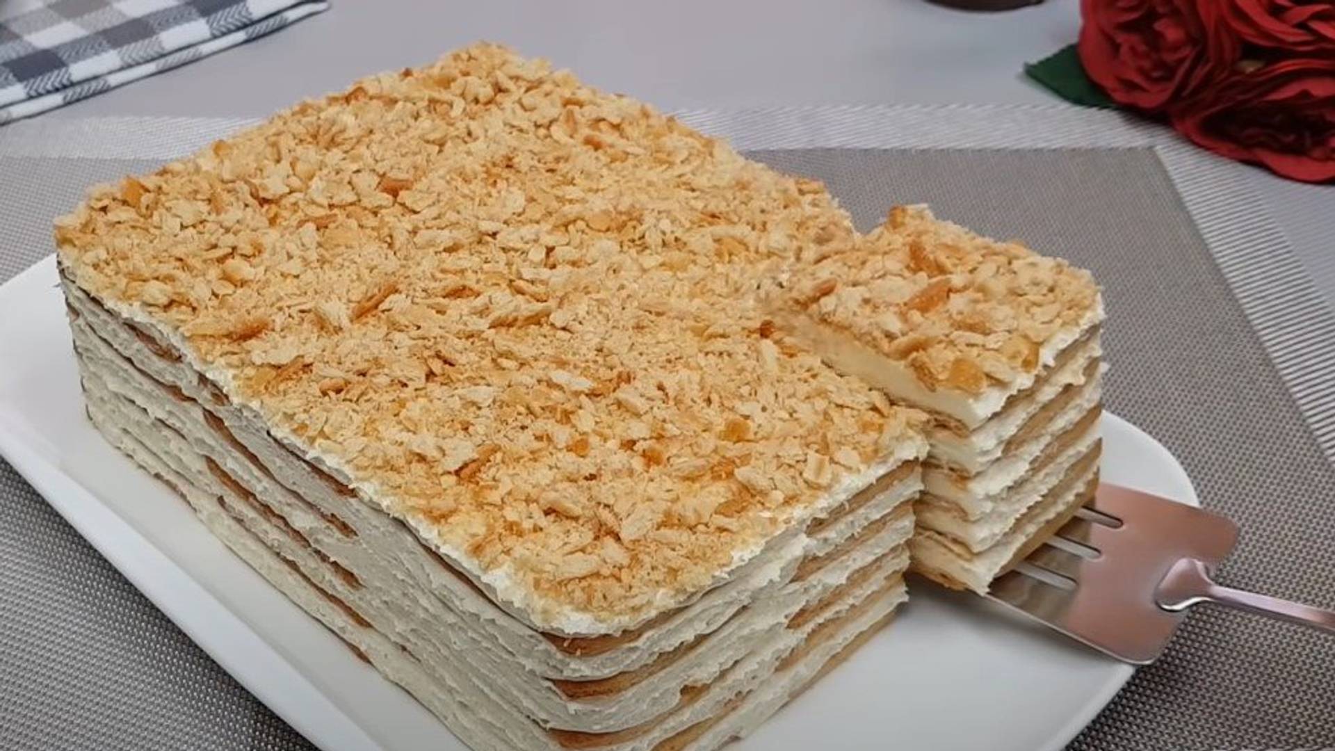 Napoleonova torta - slatkiš koji se ne peče i priprema se vrlo brzo