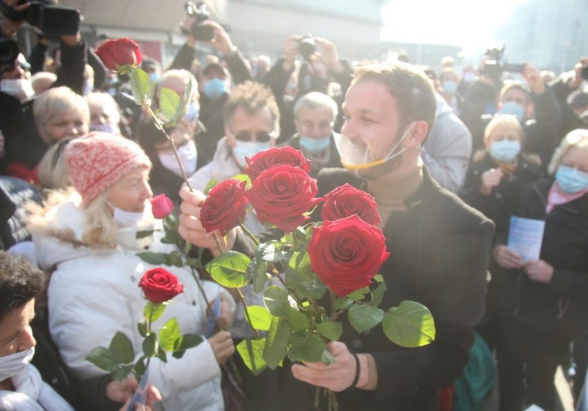 Popularan i aktivan na društvenim mrežama