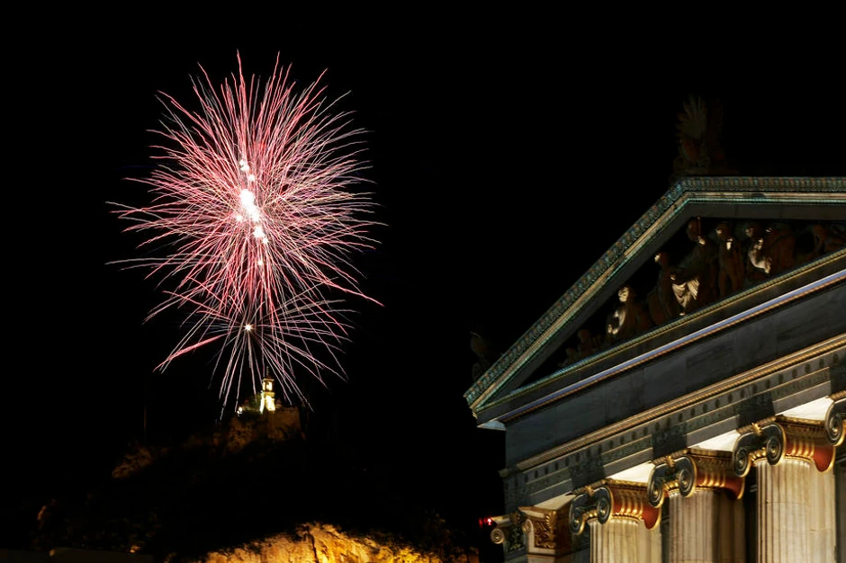 Uskrs u Grčkoj dočekan uz vatromet i prazne ulice