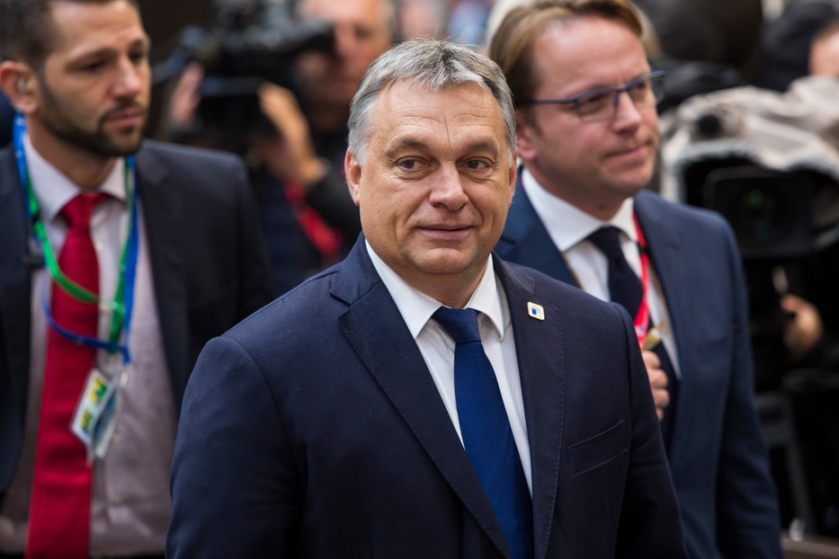 A járványhelyzet miatt Orbán Viktor csak akkor ölelheti magához az újszülöttet, ha Ráhel hazamegy a kórházból. / Fotó: GettyImages