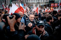 Nawrocki wciąż odcina kupony od zwycięstwa, ale ten miodowy kwartał powoli się kończy