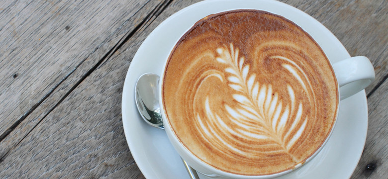 Kawa z mlekiem podkręca odporność. Może działać przeciwzapalnie