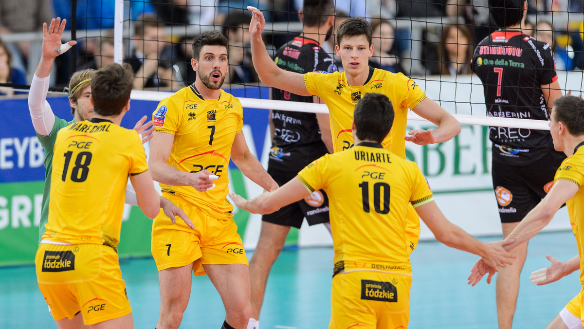 PGE Skra Bełchatów przegrała z Łuczniczką Bydgoszcz (2:3) przy okazji prezentacji bydgoskiego zespołu. Wcześniej uległa Indykpolowi AZS Olsztyn (2:3) w meczu o trzecie miejsce X Memoriału Zdzisława Ambroziaka. - Nie ma co ukrywać, przegraliśmy zbyt dużo sparingów i nie jesteśmy zadowoleni z wyników, ale wszystko idzie do przodu - powiedział PlusLiga.pl Marcin Janusz, rozgrywający bełchatowian.