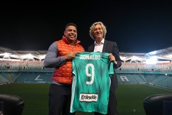 Ronaldo piłkarzem Legii? Słynny Brazylijczyk spotkał się z prezesem warszawskiego klubu