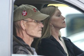 Slavni glumac UMRO JE U NAJGORIM MUKAMA, žena ga je ostavljala da leži u URINU I FEKALIJAMA: Tukla ga je i varala, a niko nije znao kroz kakav PAKAO PROLAZI