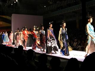 pokaz mody chiny chiński luksus moda
