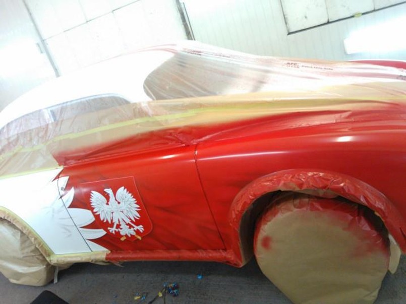 Samochodową maskotką polskiej reprezentacji podczas Euro 2012 będzie kultowa Syrena
