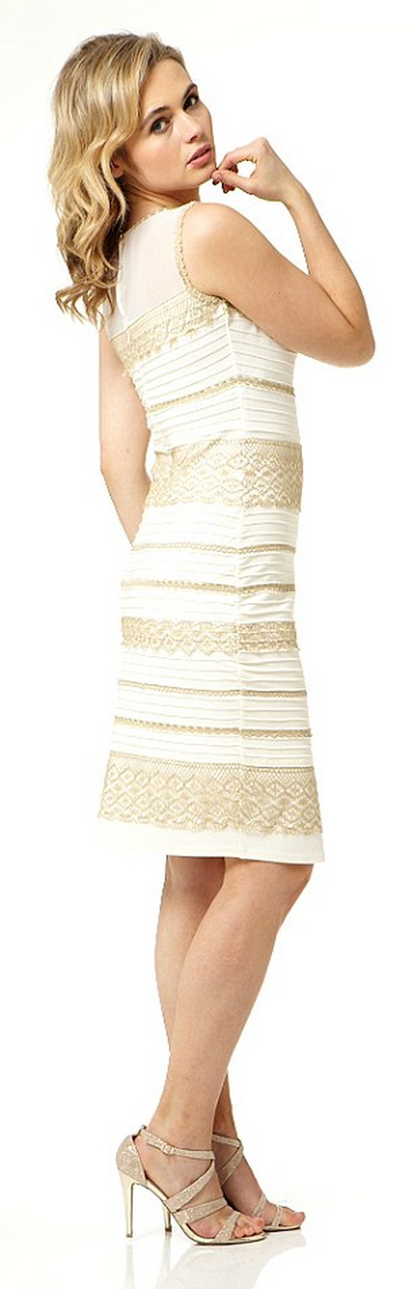 Sukienka w wersji biało-złotej