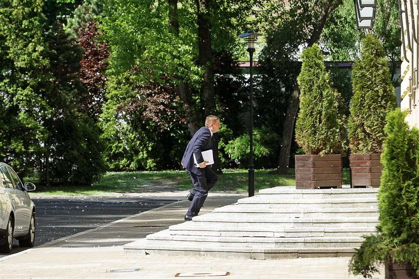 Arłukowicz już wozi się służbowym wozem! FOTO 