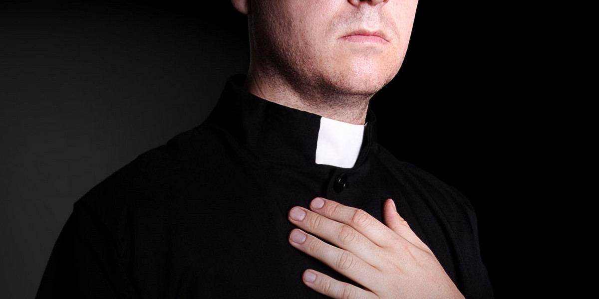 Ksiądz Sebastian M. miał się dopuścić gwałtu na młodej parafiance. 