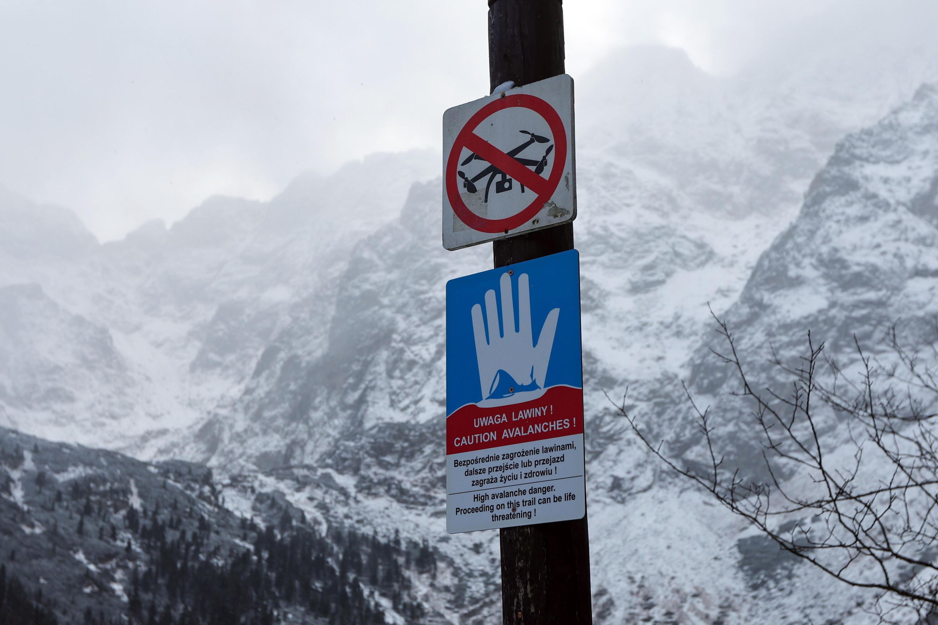 Wysokie zagrożenie lawinowe w Tatrach. RCB ostrzega: nie wychodź w góry