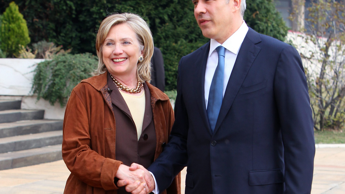 Sekretarz stanu USA Hillary Clinton zaapelowała w Belgradzie do władz Serbii o reformy i pojednanie na Bałkanach, a także o pełną integrację z Unią Europejską.