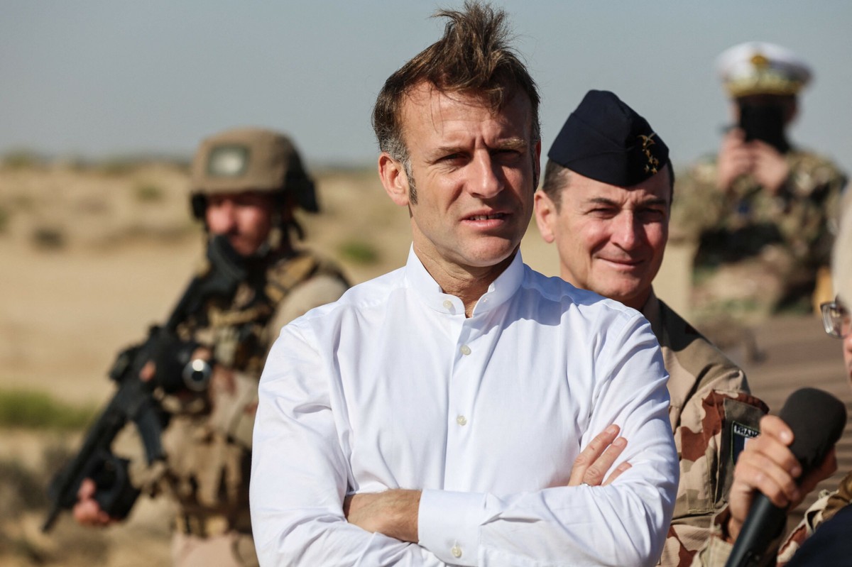 Nowy sygnał z Paryża. Putin deklaruje gotowość do dialogu z Macronem