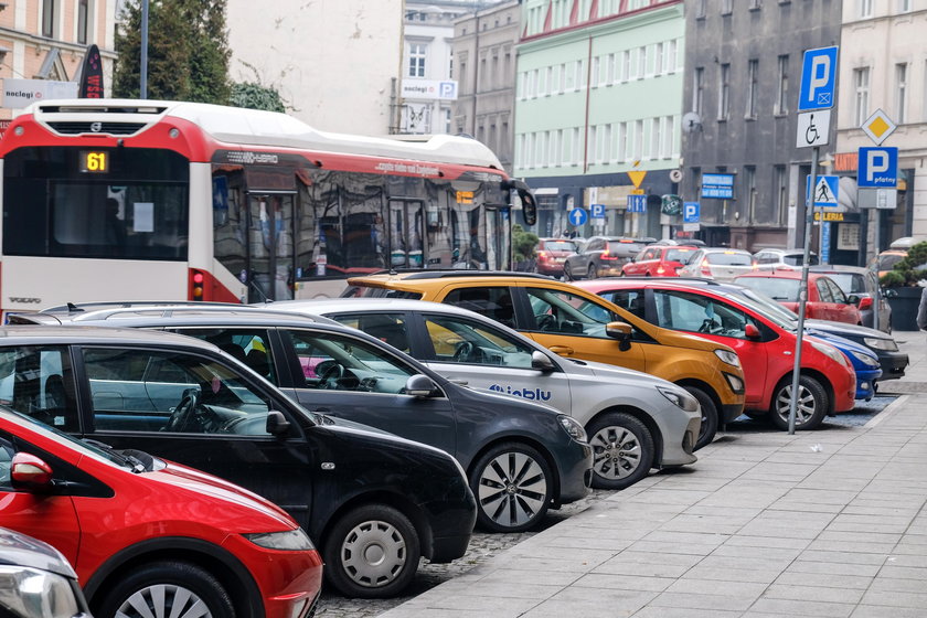 Radni Katowic chcą rozszerzyć płatne parkowanie na całe centrum