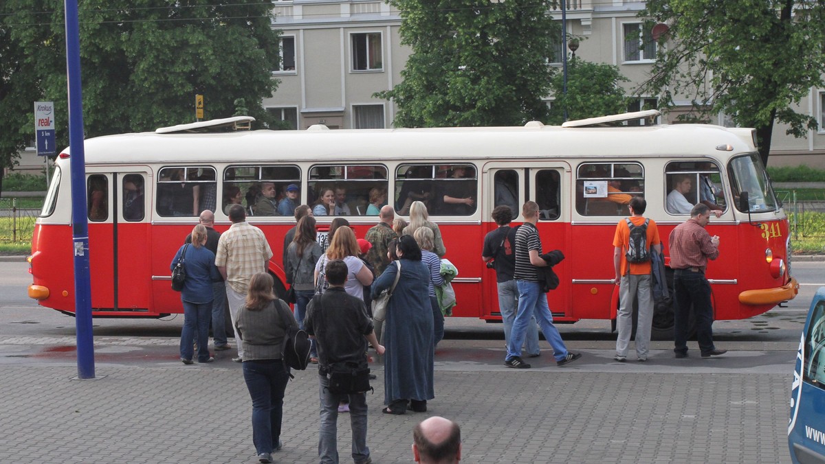 Muzeum PRL-u w Krakowie jest dopiero w fazie powstawania. Placówką zarządza Muzeum Historyczne Miasta Krakowa. Ministerstwo uważa, że dalsze finansowanie jest niemożliwe przez "znaczne opóźnienia inwestycji" – informuje radio RMF FM.