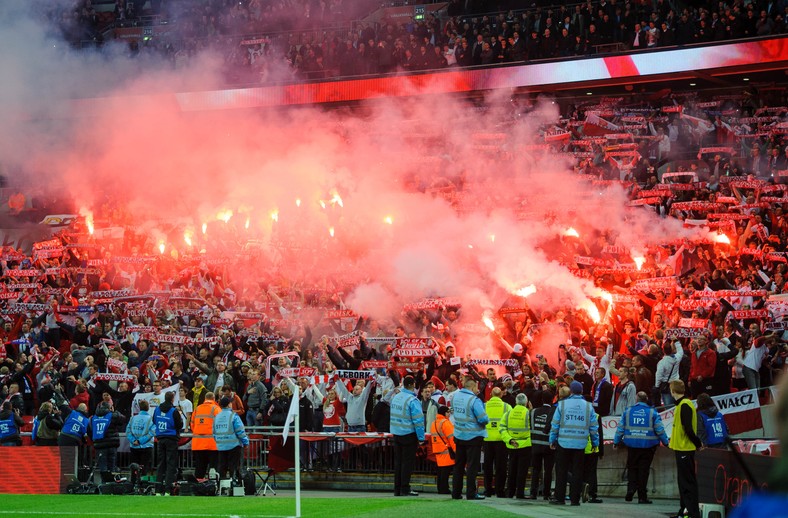 Mecze bez kibiców gości? Policja i minister sportu chcą walczyć z burdami kiboli