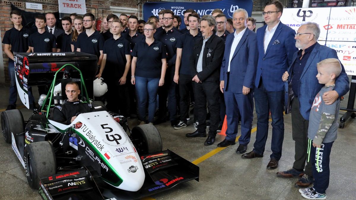 W zawodach branży motoryzacyjnej dla studentów - Formula Student we Włoszech, na Węgrzech i w Czechach weźmie udział bolid wyścigowy skonstruowany przez studentów Politechniki Białostockiej. To piąty bolid białostockich konstruktorów.