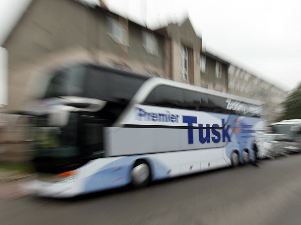 Premier "Autobusem Tuska" rusza w Polskę